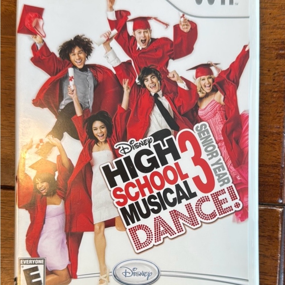 Disney High School Musical 3 Red and White Dance Game